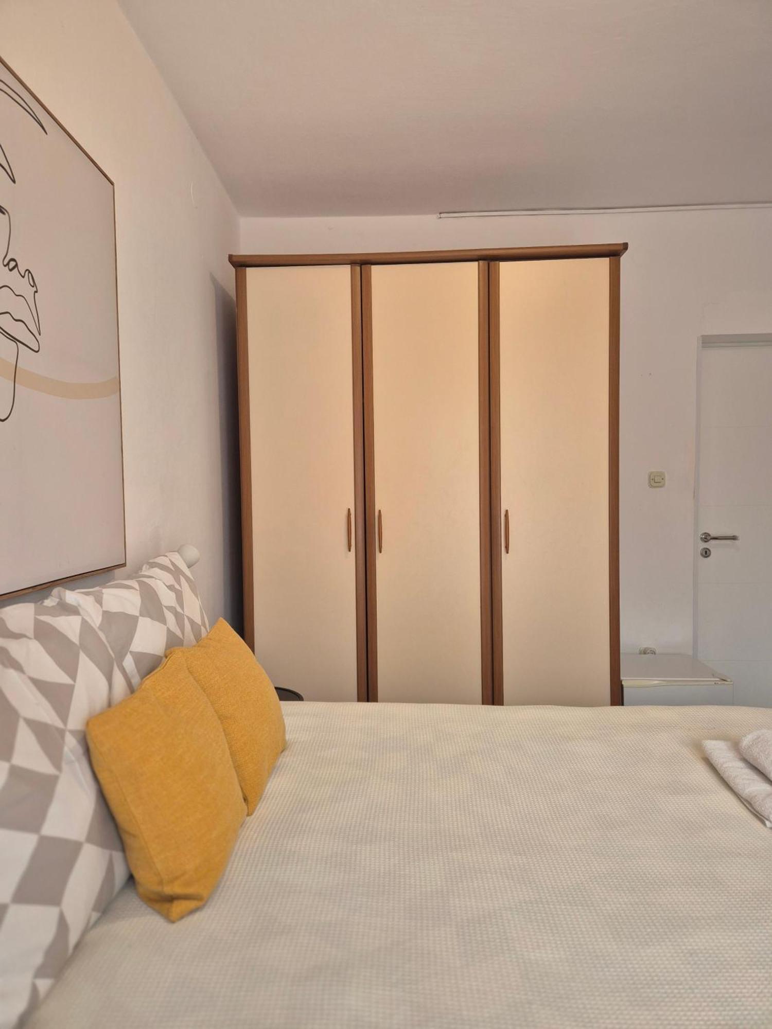 Apartments & Rooms Ivana ロヴィニ 部屋 写真
